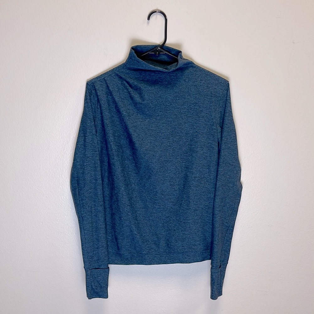 Lululemon Women's Turtleneck Long Sleeve Shirt